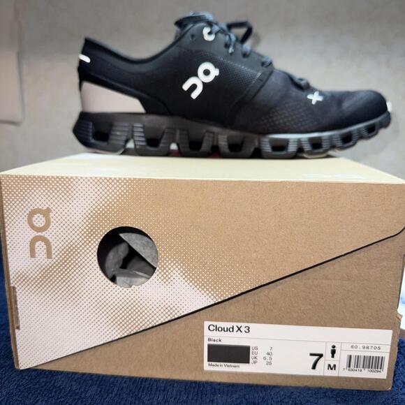 On Men's Cloud X 3 Sneakers All Black - Size 7 Medium US Work Active Gorpcore